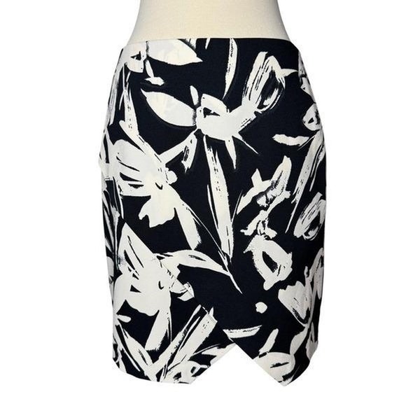 Dresses & Skirts - Banana Republic Vintage 2 Abstract Tropical Floral Skirt Black White Career